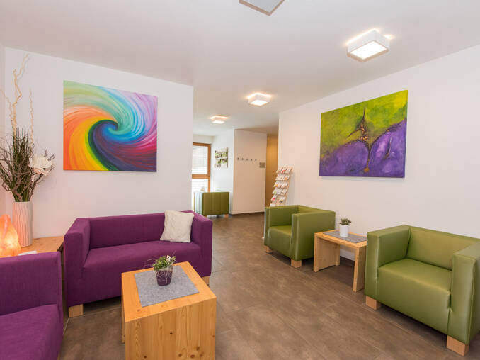 Bequeme Sitzecke im Hotel Waldhof Muhr Bequeme Sitzecke im Hotel Waldhof Muhr