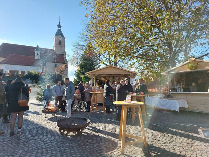 Adventmarkt am Pöllauberg in der Region vom 4* Hotel Waldhof Muhr (c) Rene Strasser Adventmarkt am Pöllauberg in der Region vom 4* Hotel Waldhof Muhr (c) Rene Strasser