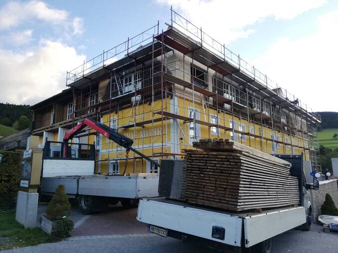 Hotel Waldhof Muhr im Gerüst