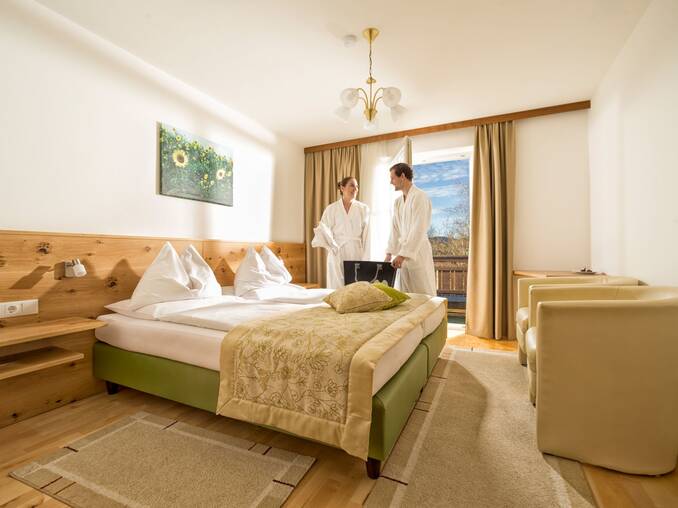 Gäste im Träumerei Zimmer des Hotel Muhr