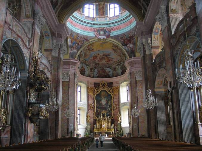 Innenansicht der Kirche in Pöllau, TV Naturpark Pöllauer Tal Innenansicht der Kirche in Pöllau, TV Naturpark Pöllauer Tal