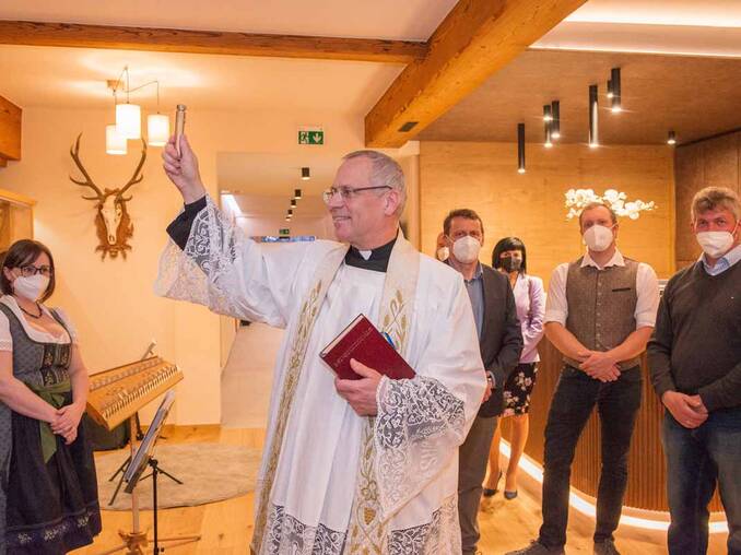 Segnung im neuen 4* Hotel Waldhof Muhr