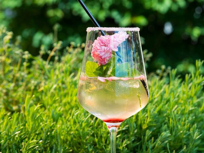 Erfrischender Wiesendudler aus dem Hause Hotel Waldhof Muhr