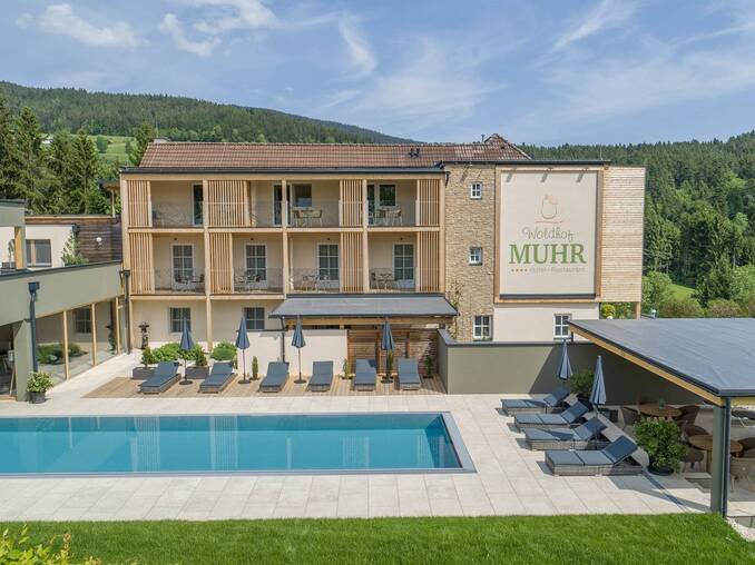 Außenansicht des 4* Hotel Waldhof Muhr Außenansicht des 4* Hotel Waldhof Muhr