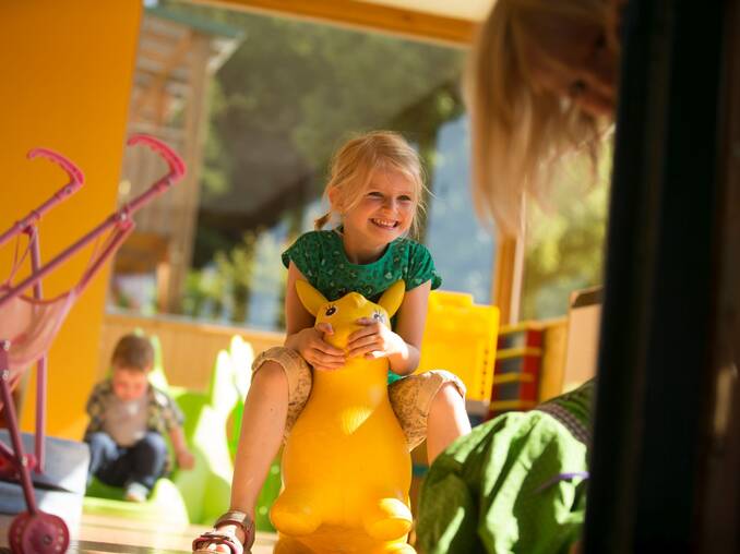 Valentina Muhr im Kinderbereich im Hotels Waldhof Muhr Valentina Muhr im Kinderbereich im Hotels Waldhof Muhr