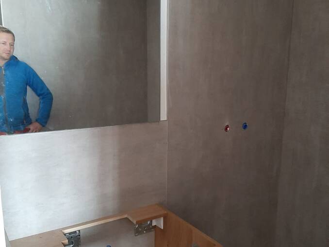 Verfließtes Bad im Natur De Luxe Zimmer im Hotel Waldhof Muhr