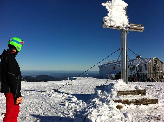 Gipfelkreuz am Stuhleck unweit vom Hotel Waldhof Muhr (c) Oststeiermark Tourismus