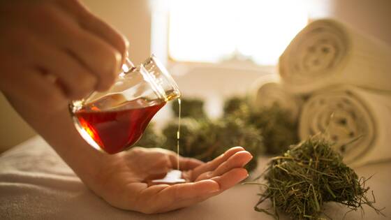 Herliches Massageöl im Wellnessbereich vom Hotel Waldhof Muhr Herliches Massageöl im Wellnessbereich vom Hotel Waldhof Muhr