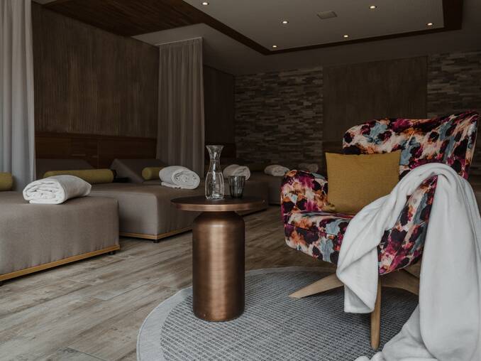 Sessel im Wellnessbereich vom Hotel Muhr.