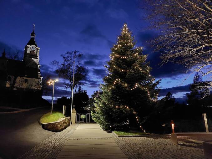 Adventmarkt am Pöllauberg in der Region vom 4* Hotel Waldhof Muhr (c) Rene Strasser Adventmarkt am Pöllauberg in der Region vom 4* Hotel Waldhof Muhr (c) Rene Strasser