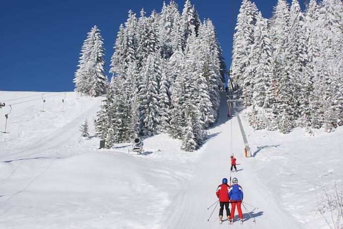 Liftstraße im Winter (c) Familienschiberg St. Jakob im Walde